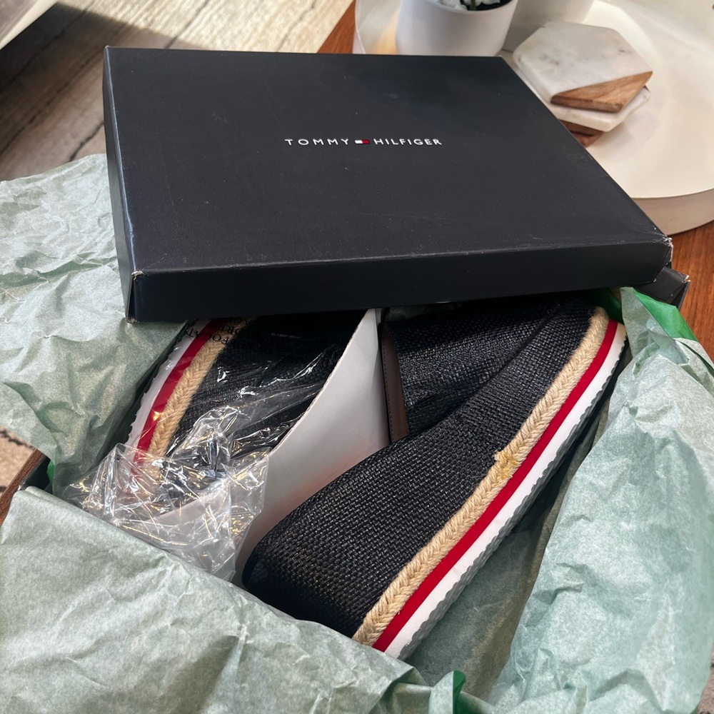 Tommy Hilfiger platform slide Sandles - Picture 3 of 5